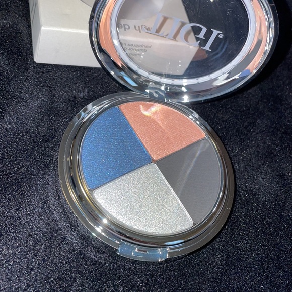 TIGI New High Density Quad Eyeshadow in Last Call - Picture 4 of 4